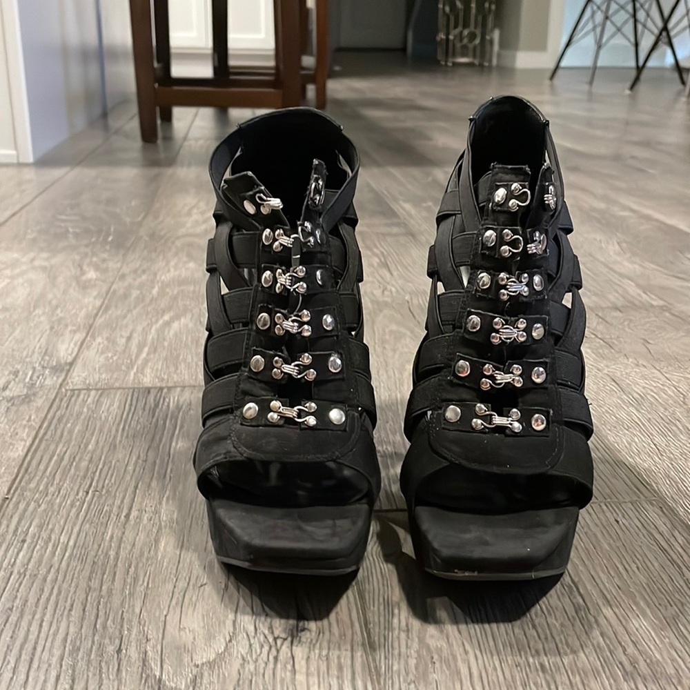 Heels size 6